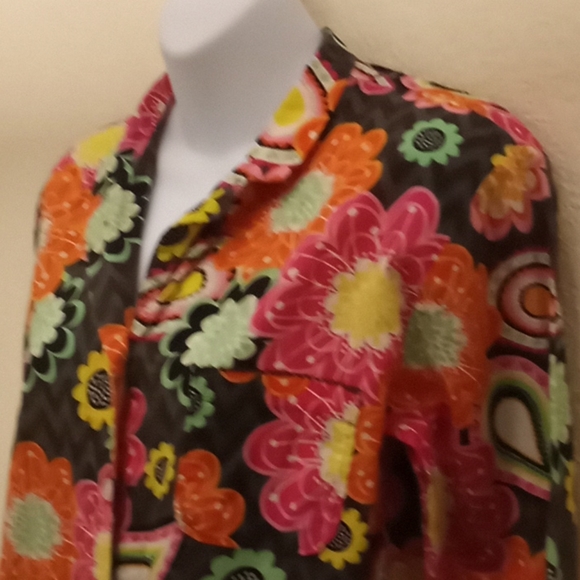 Vera Bradley Floral & Paisley Button Down Top - Picture 2 of 12